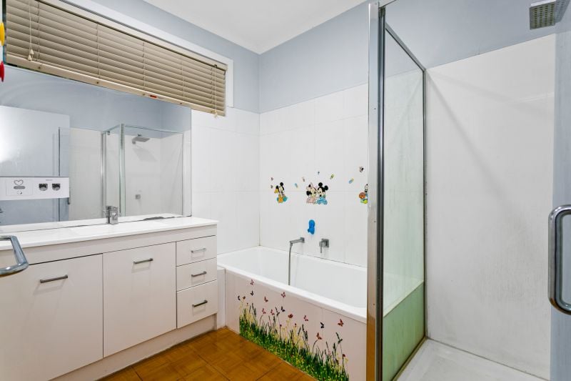 10 Catalina Drive, Thomastown