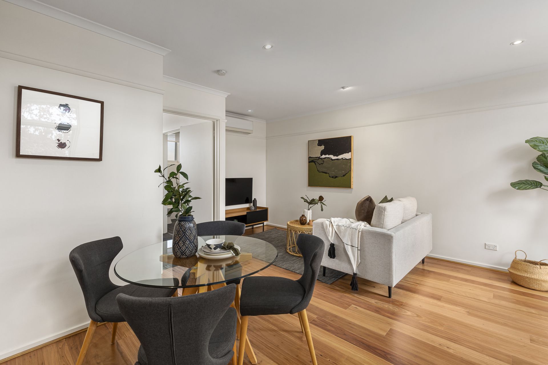 Parkside Entry To Inner North Living