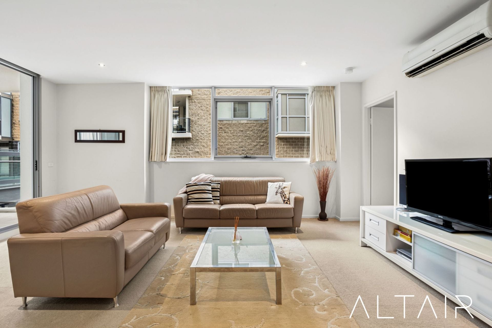 7/2 Edinburgh Avenue, City, ACT, City - Thumbnail 2