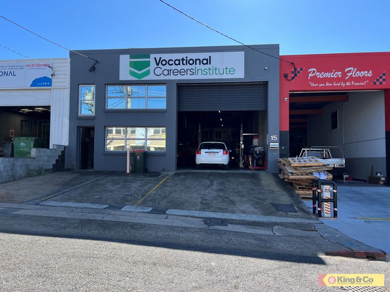 Woolloongabba Freestander!