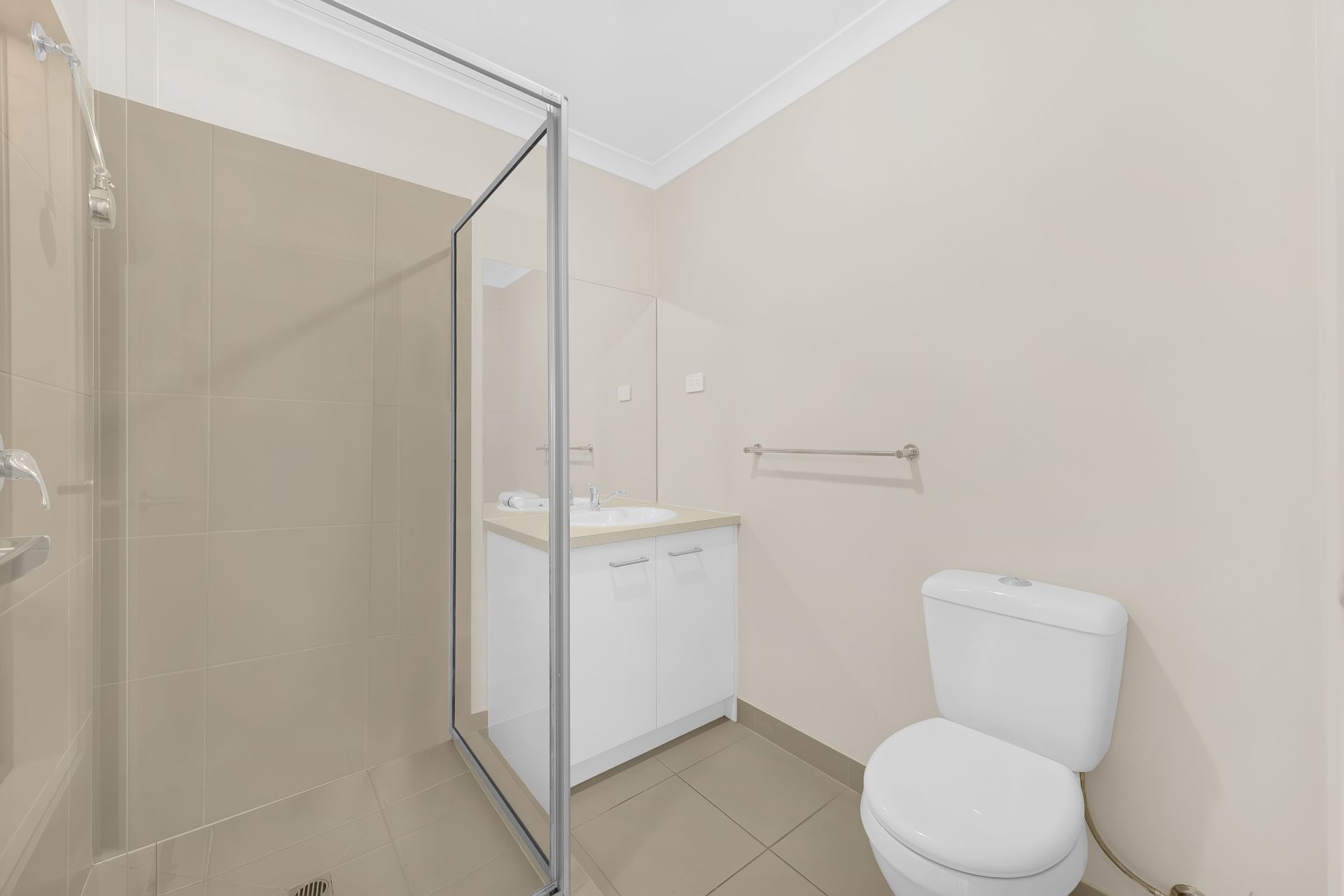 4 BEDROOM DELIGHT!