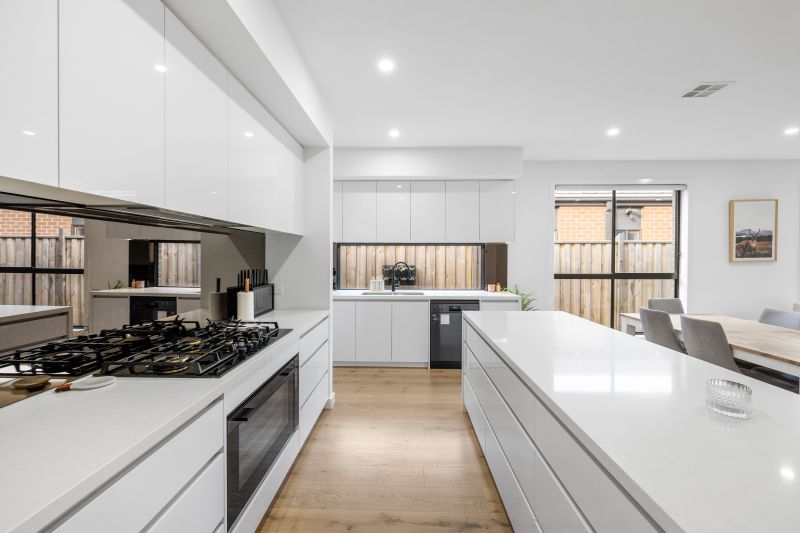 16 Petronas Drive, Fraser Rise