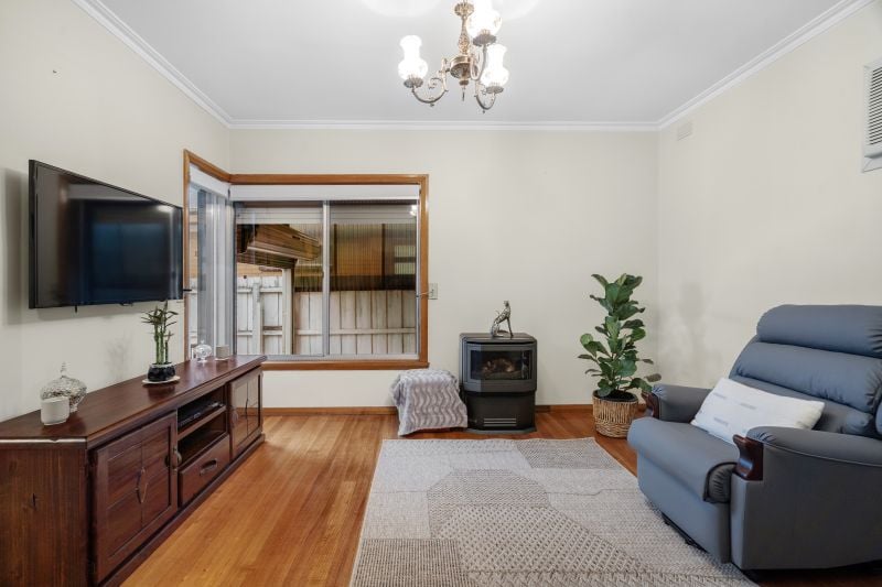 15 Elizabeth Drive, Lalor