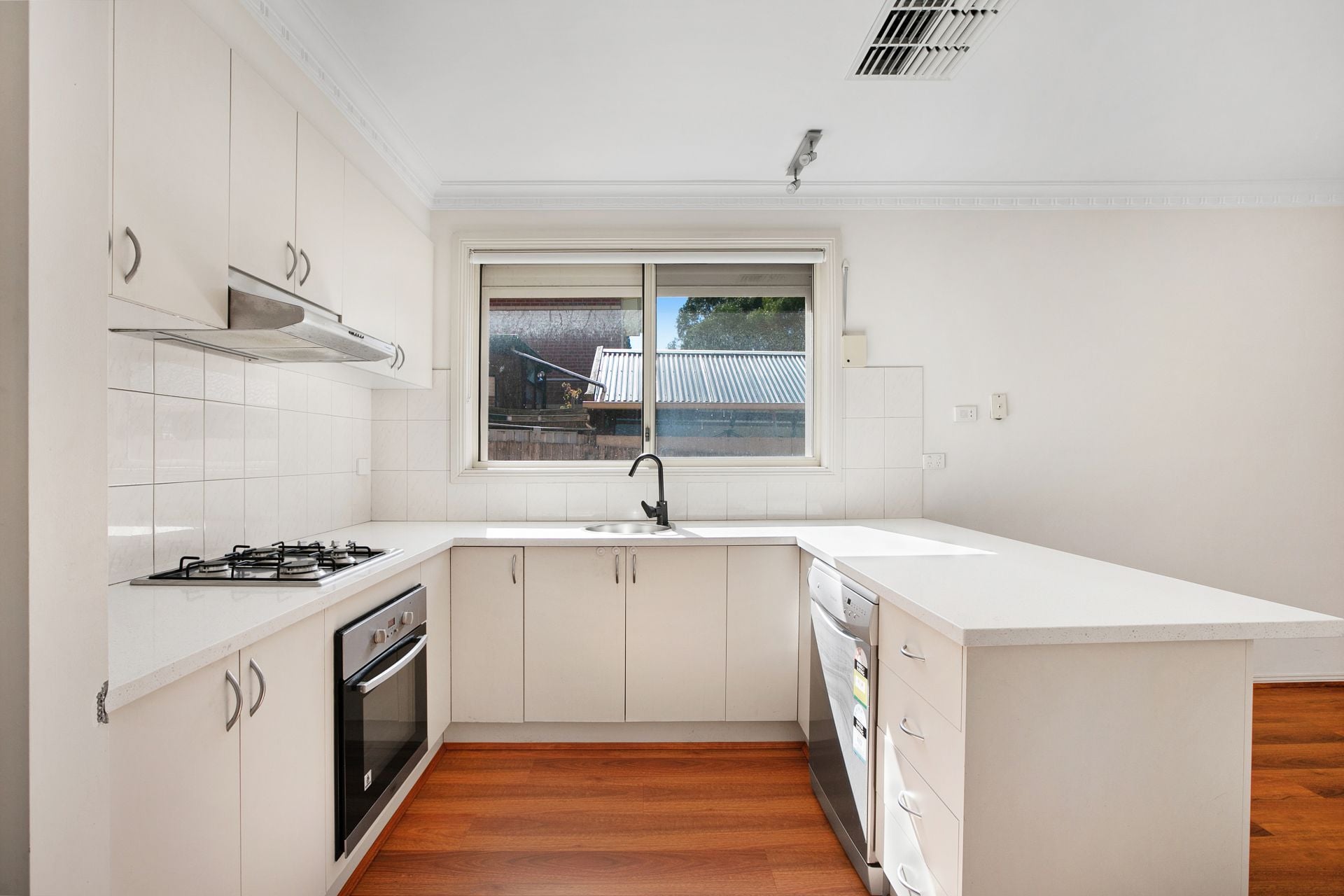 Stylish Terrace Living In A Convenient Location