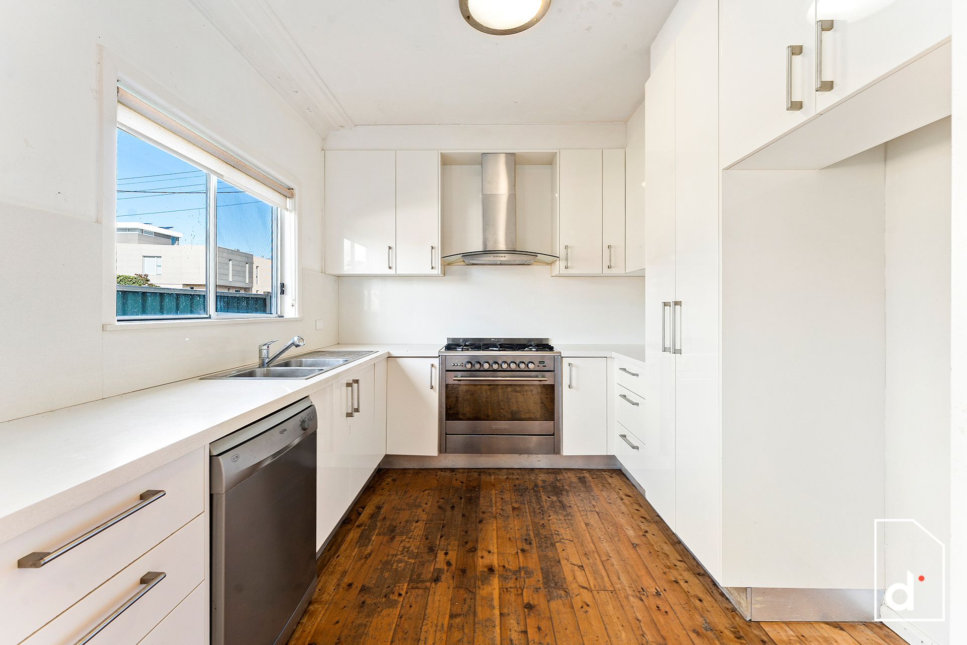 2 Dorrigo Avenue, Woonona NSW