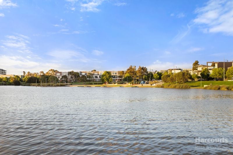 16 Caravel Lane, Caroline Springs