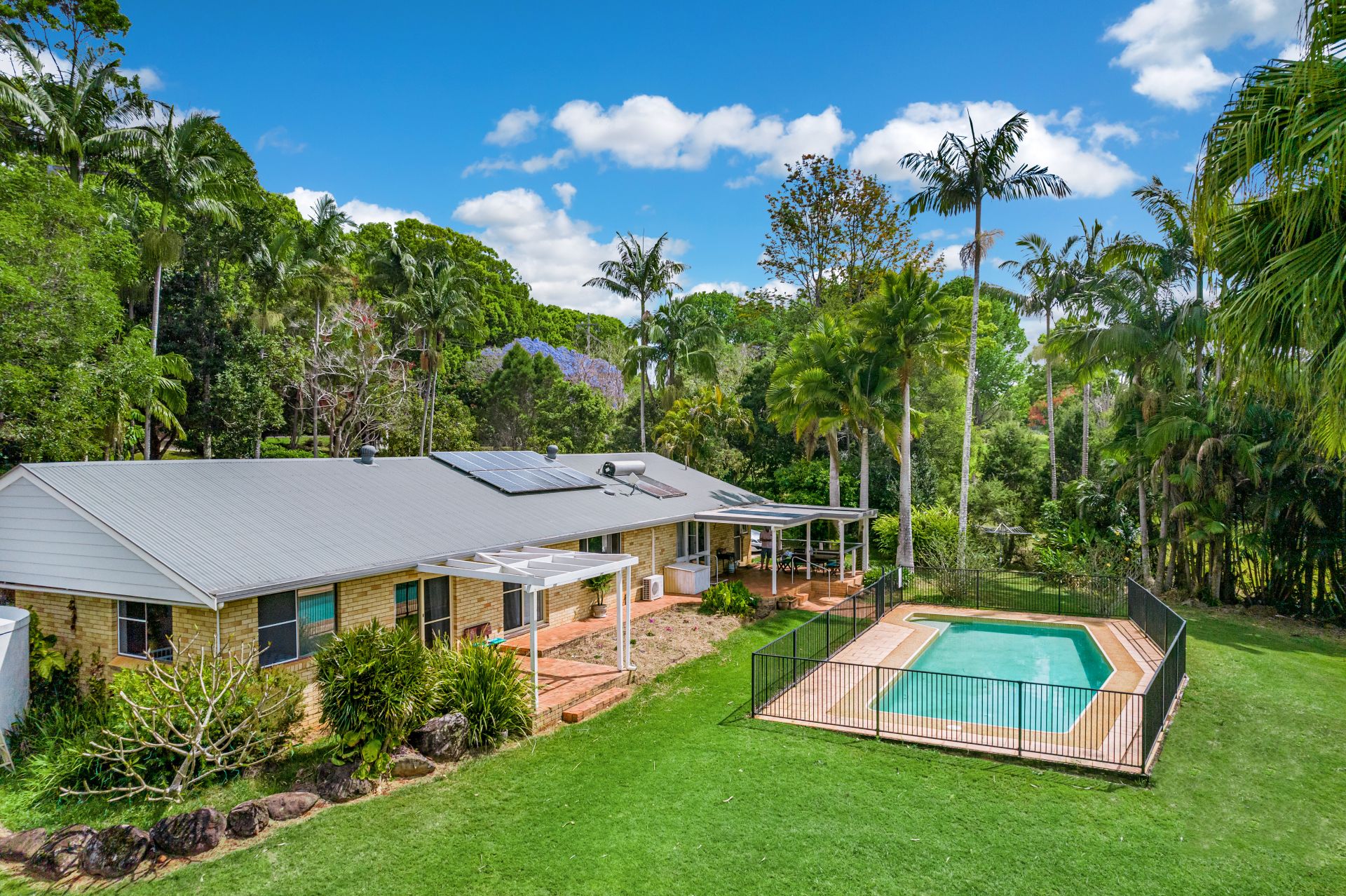 $ 1,600,000, Lindendale - Thumbnail 2