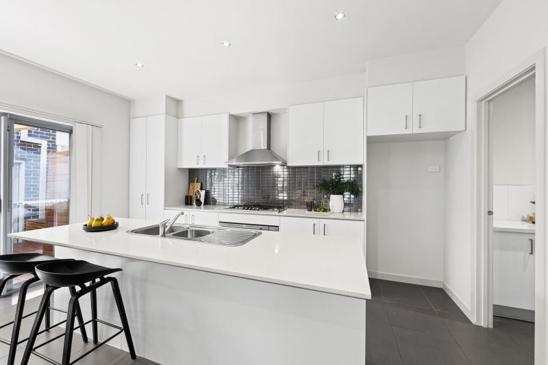 30 Warner Way, Caroline Springs