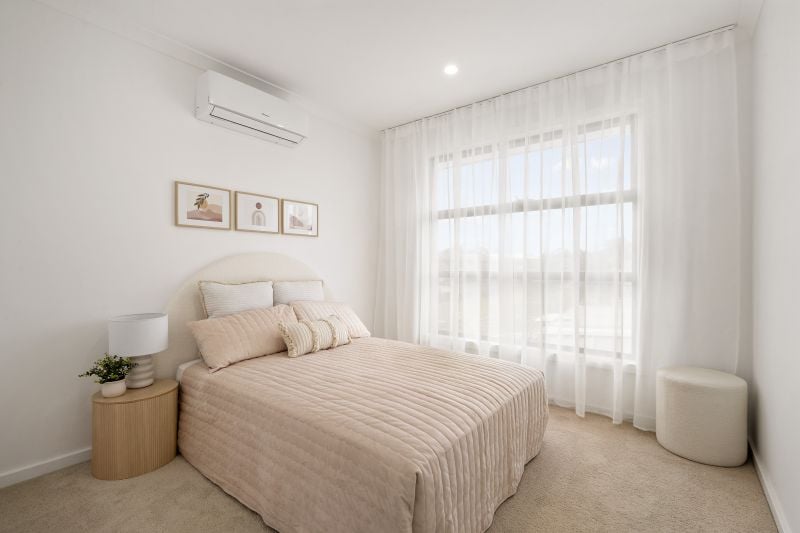 2/8 Evans Crescent, Reservoir