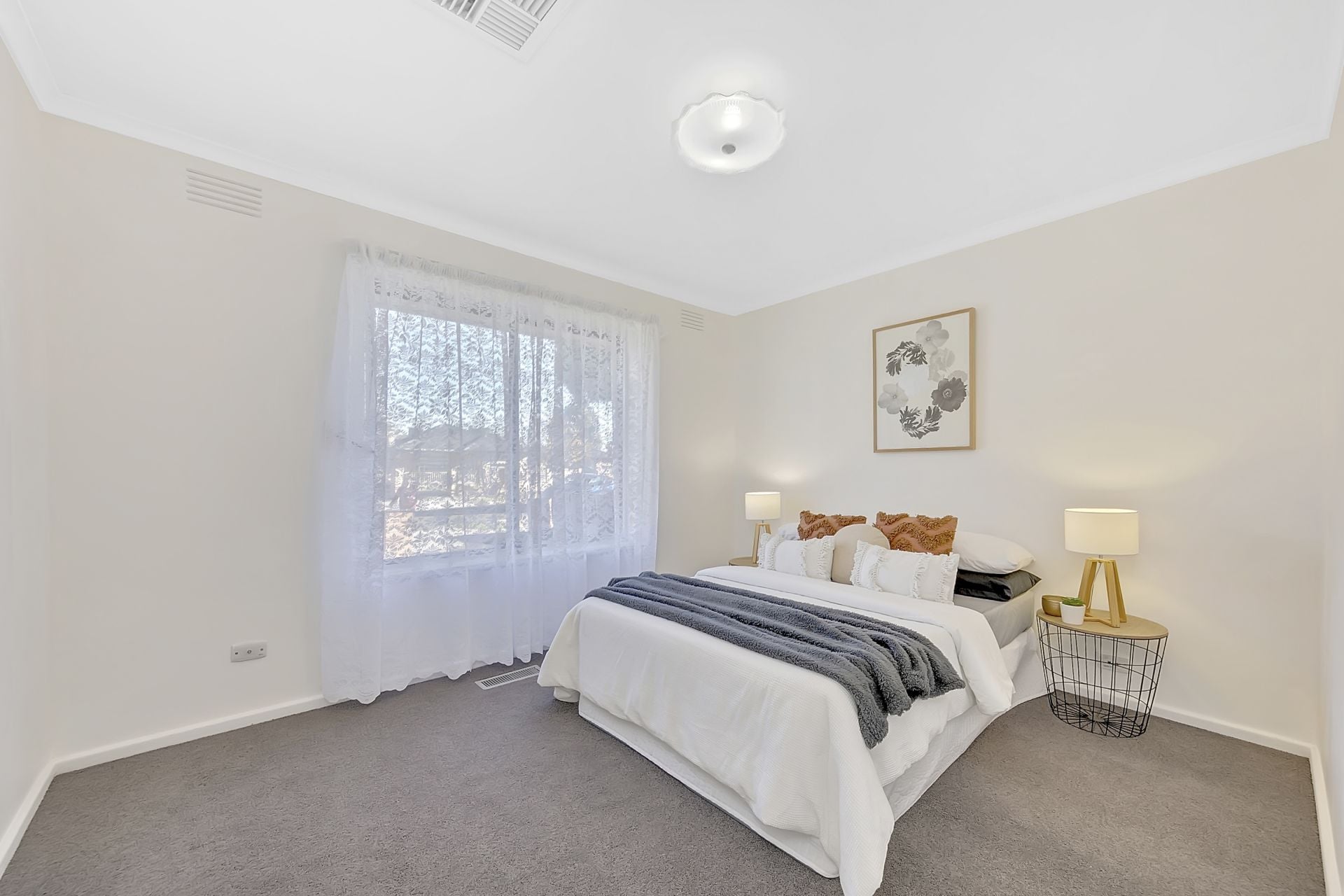 Stylish Abode, Sought After Surronds