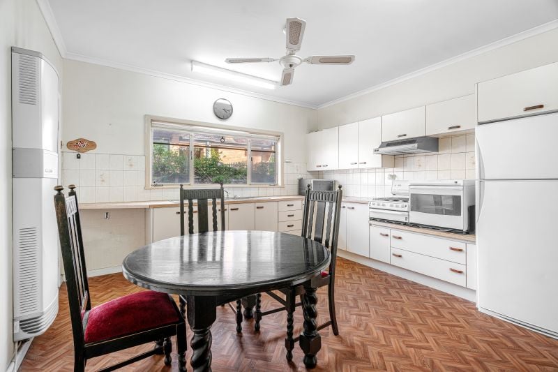 37 Macartney Street, Reservoir