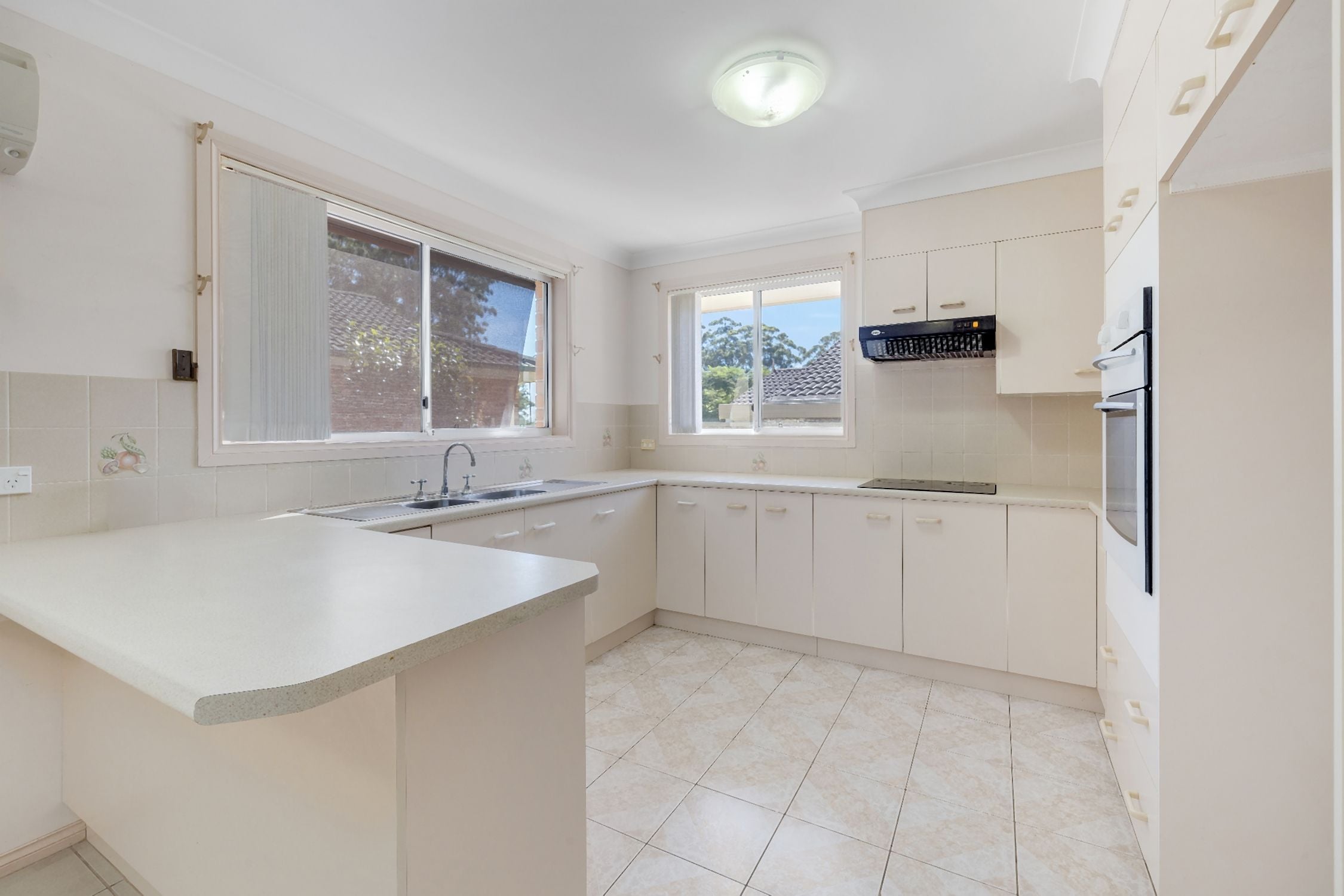 2/30 Blackbutt Crescent, LAURIETON NSW 2443