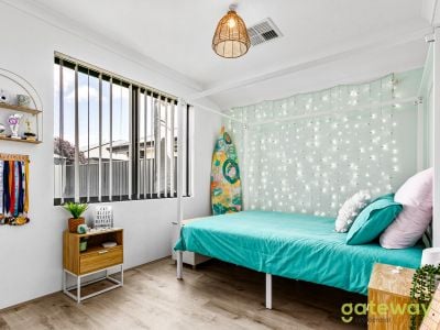 68 Mornington Crescent, Wandi
