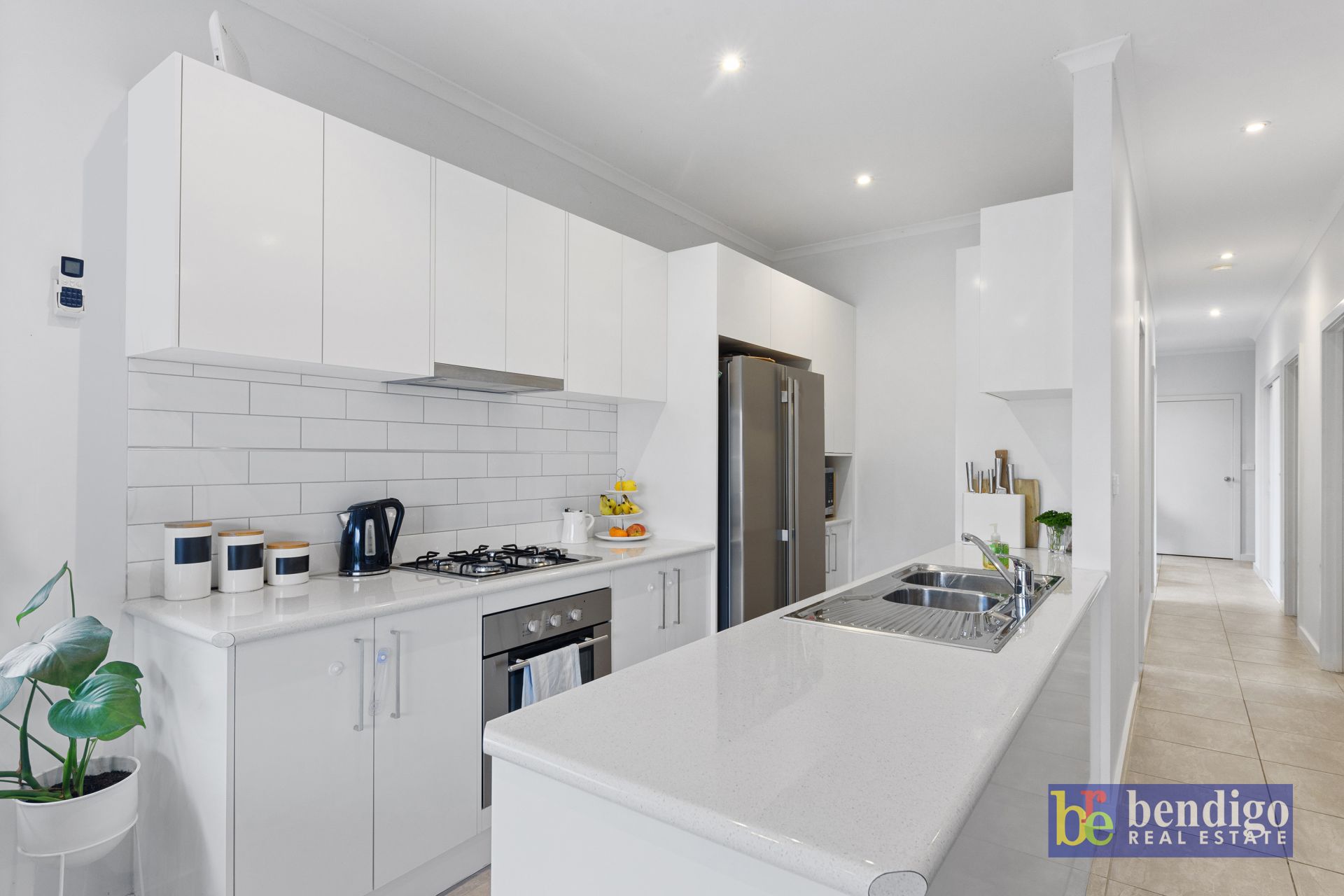 8a Houlahan Street Flora Hill VIC, Hill - Thumbnail 2