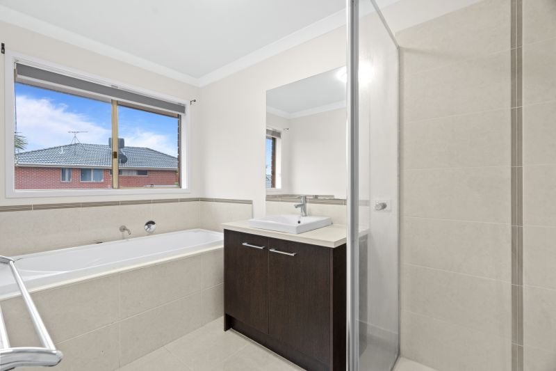 38 Great Brome Avenue, Epping