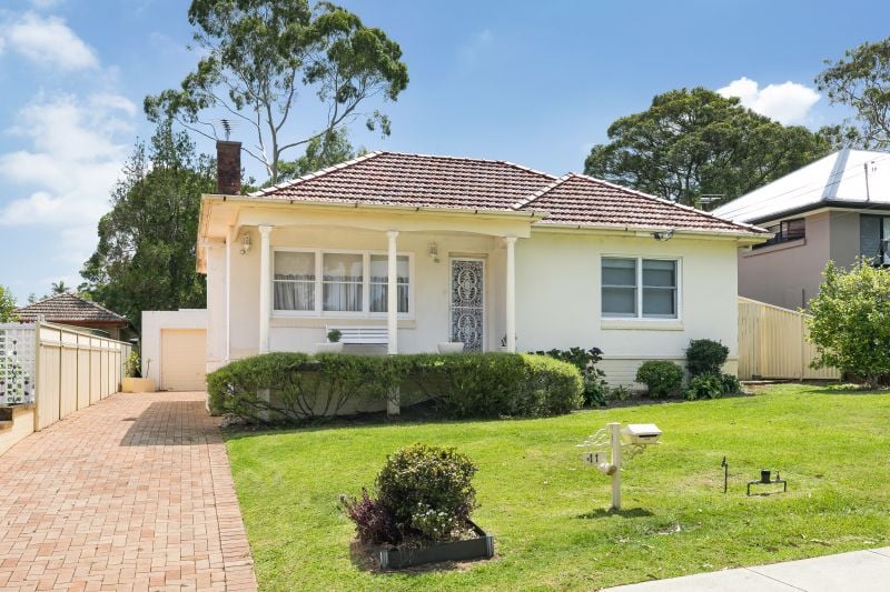 11 Yuruga Avenue CARINGBAH SOUTH 2229