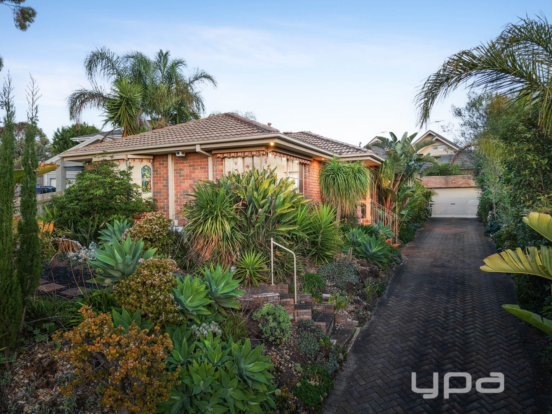 14 Glencara Close, Westmeadows, Westmeadows - Thumbnail 2