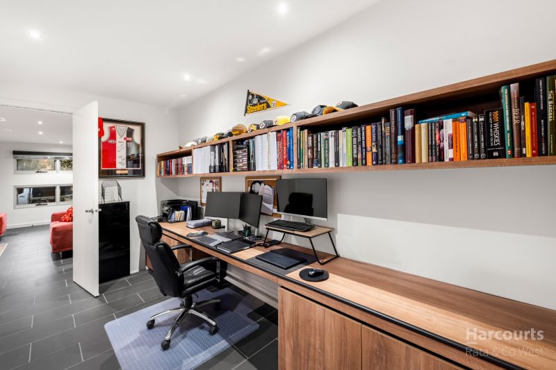 16 Caravel Lane, Caroline Springs