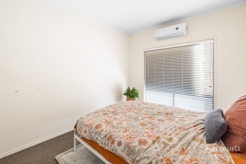 11 Hepburn Way, Caroline Springs
