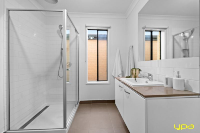 29 Elmsford Crescent Cranbourne West VIC, Cranbourne West - Thumbnail 8