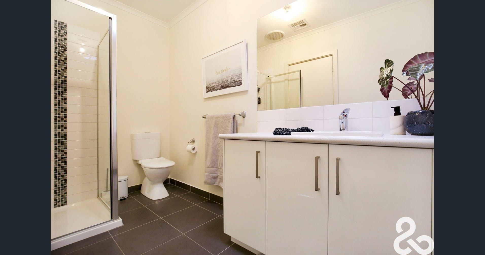 Spacious & Convenient Home for Rent in South Morang
