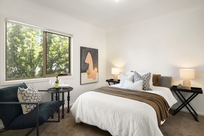 2/4 Ryrie Grove, Wollert