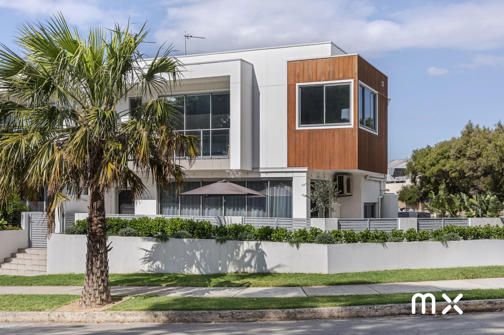 2/1 Redman Avenue, Thirroul - Image 1