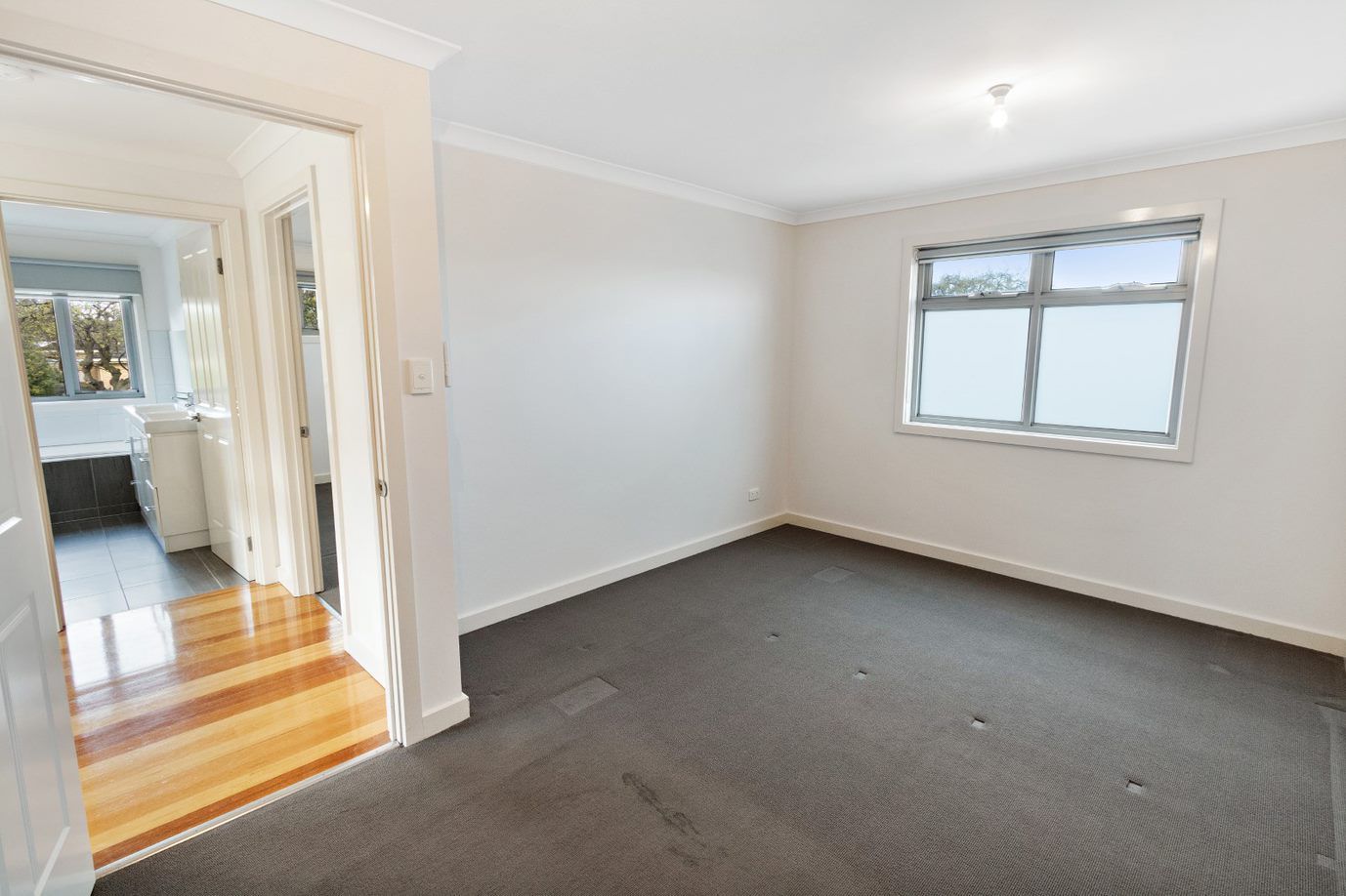 Luxury Living On Leamington!