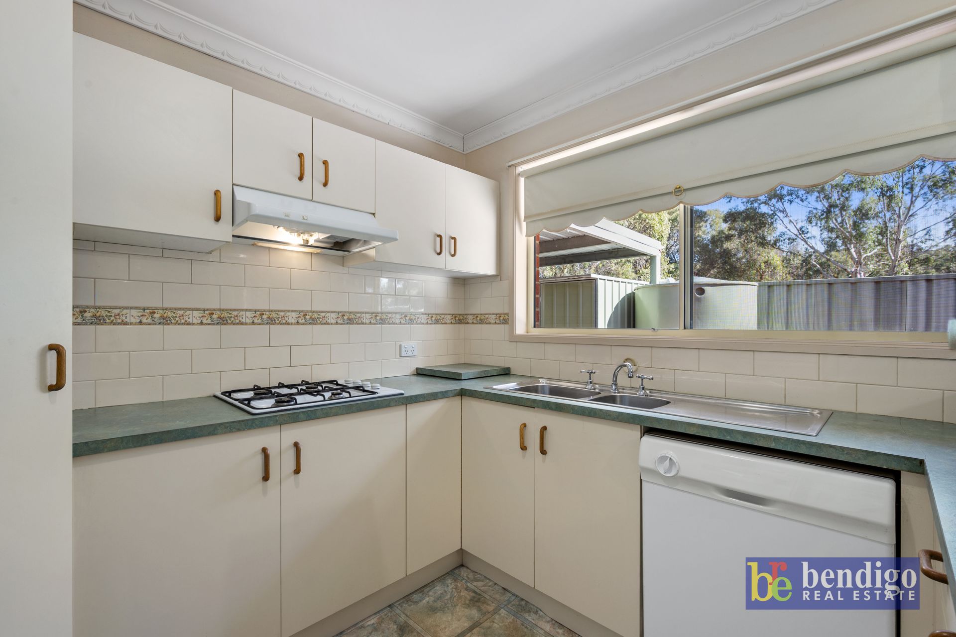 8/18 Lowe Street Kangaroo Flat VIC, Flat - Thumbnail 2