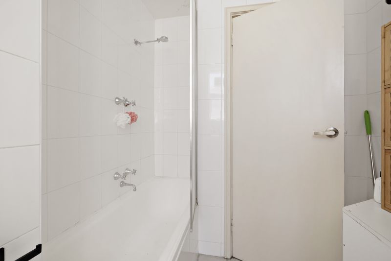 6/4 Witchwood Close, South Yarra