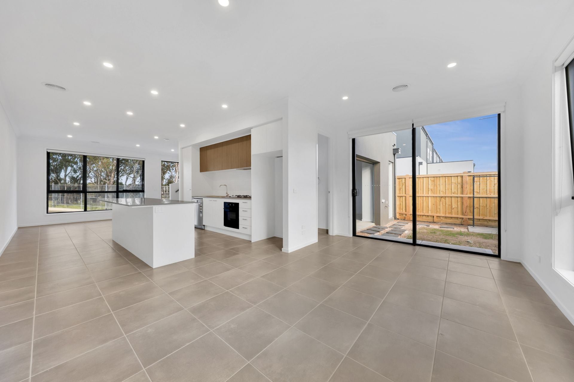 17 Growling Crescent, Wollert, Wollert - Thumbnail 2
