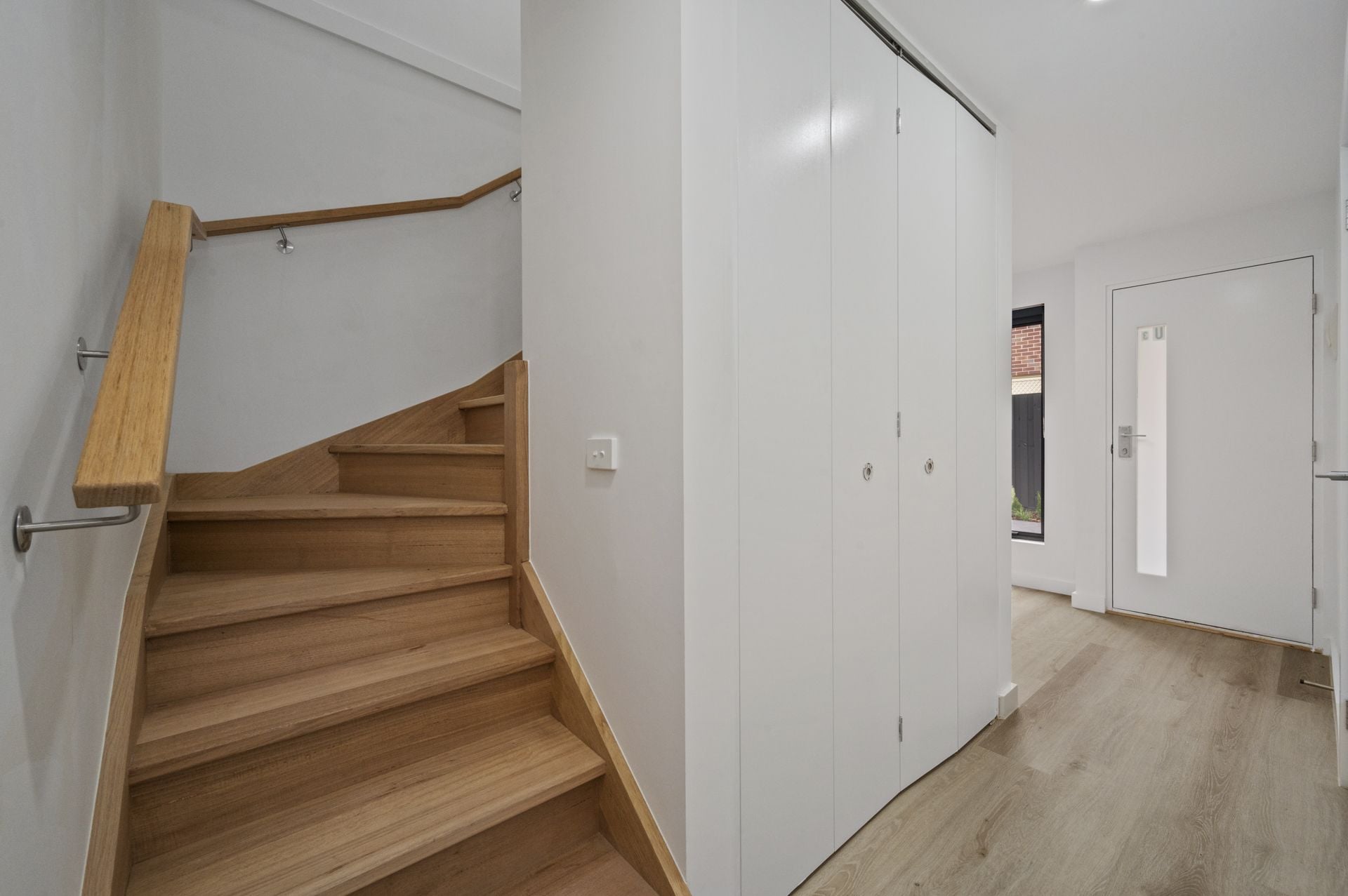 2 BEDROOM TOWNHOUSE