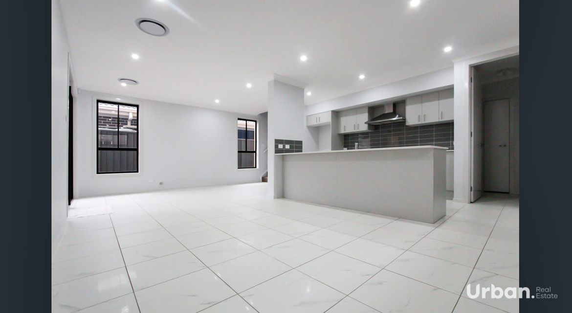 Austral 32 Tamarin Rock Avenue Street