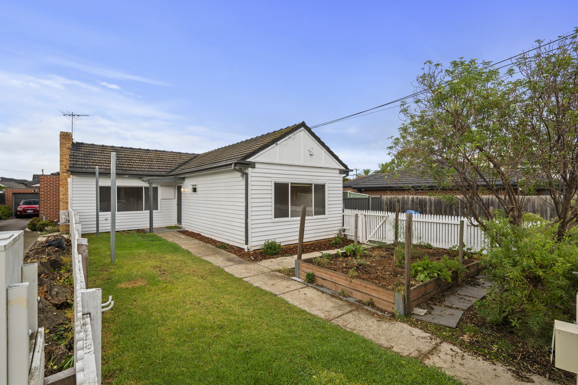 Modern & Low-Maintenance 2-Bedroom Home in Prime Location