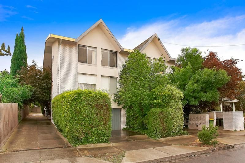 6/17 Roberts Street, Northcote