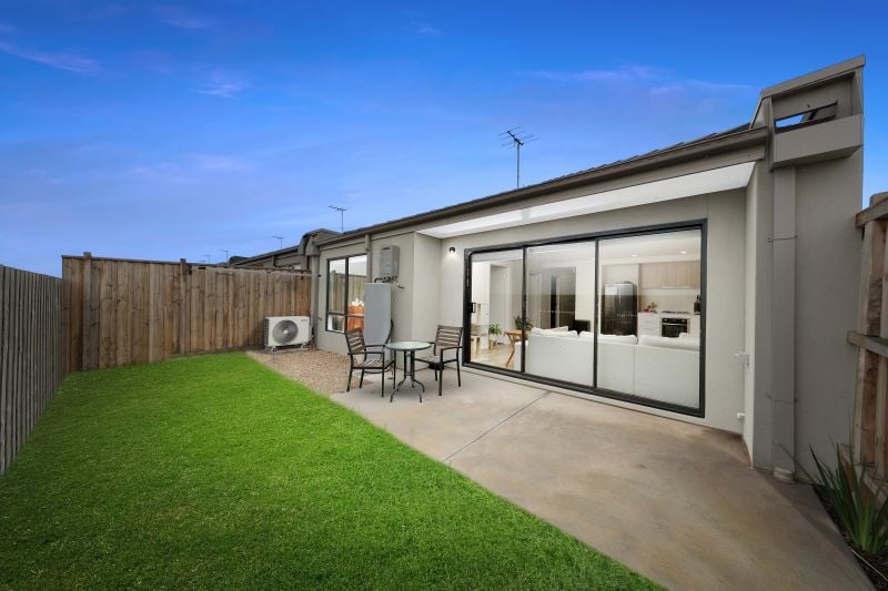 11 Romanesque Drive, Deanside