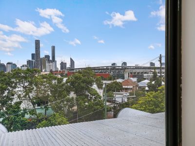 GROUND FLOOR OFFICE/RETAIL OPPORTUNITY!