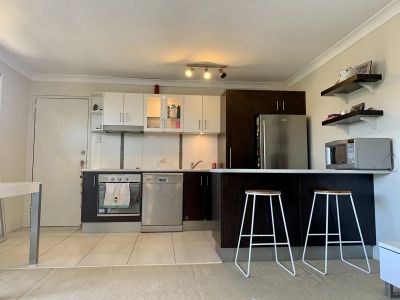 Convenient & Easy-Care Living – Walk to the Broadwater