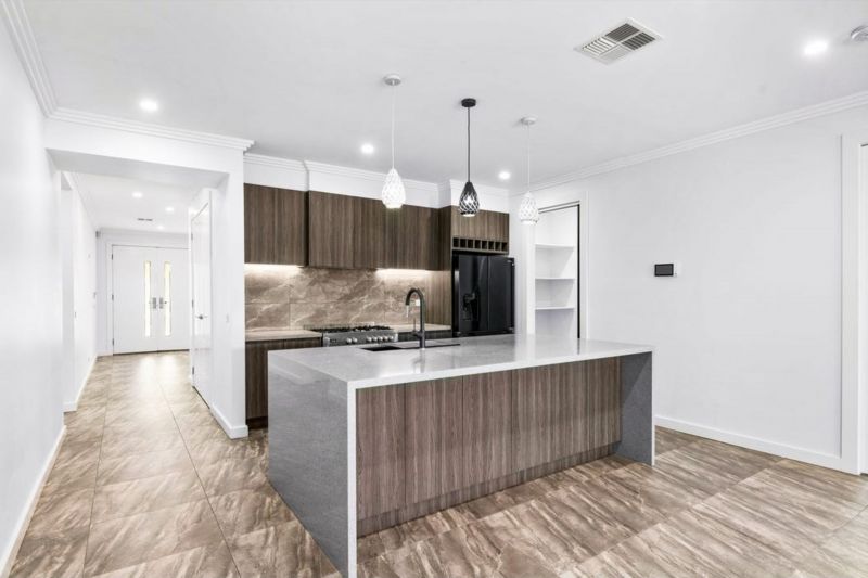 23 Blessington Parade, Lalor