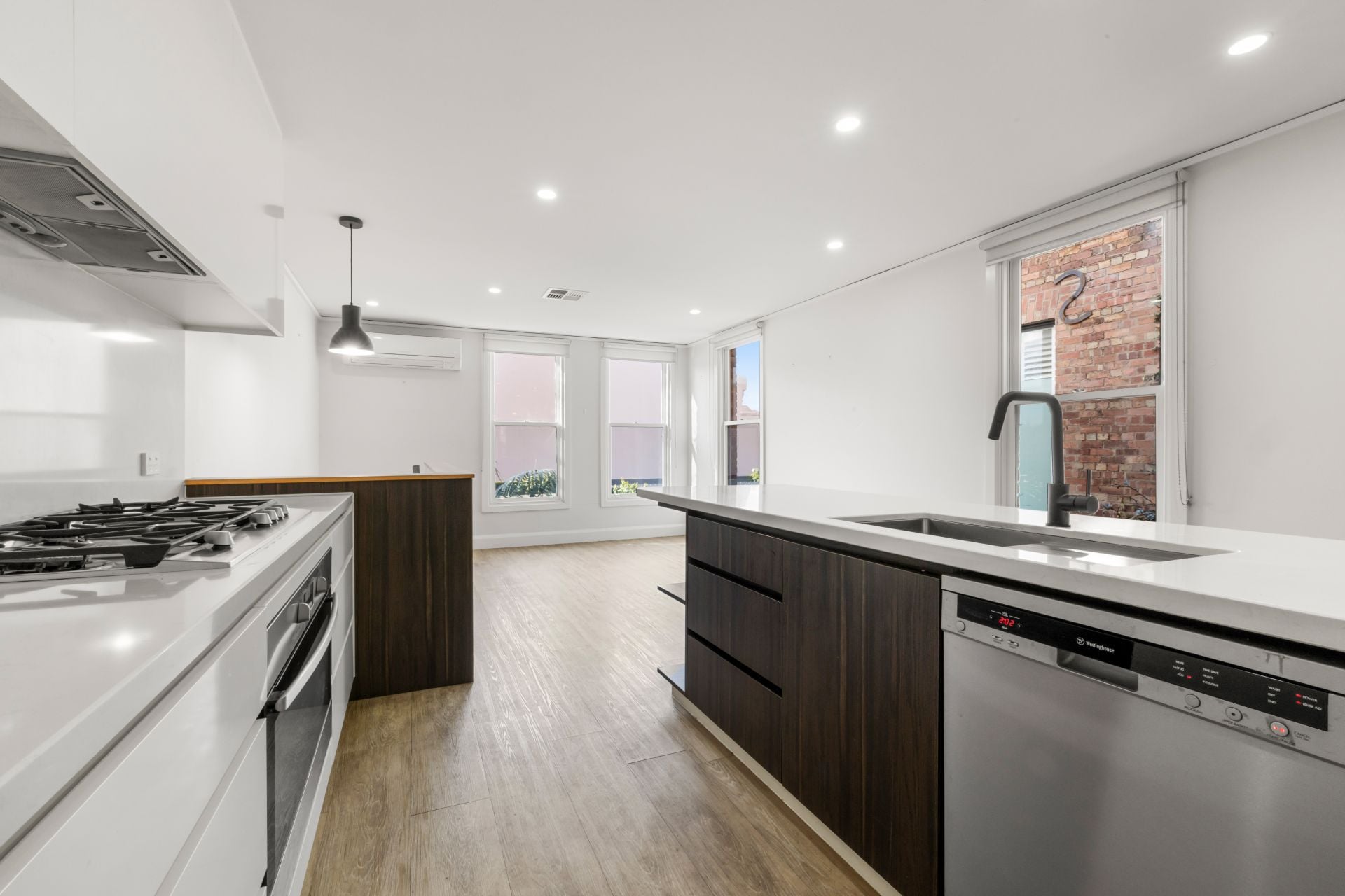 A Distinguished East Melbourne Residence of Enduring Elegance
