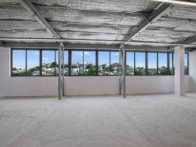 GROUND FLOOR OFFICE/RETAIL OPPORTUNITY!