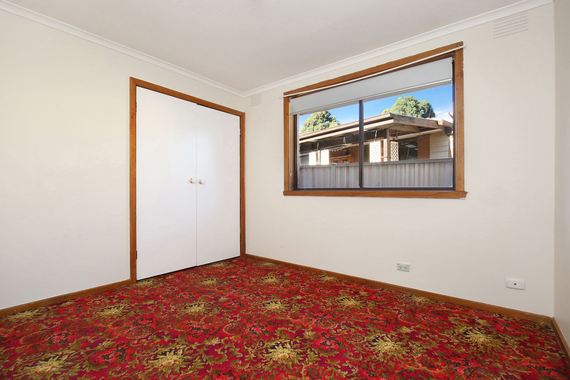 AFFORDABLE HOME WITH MODERN KITCHEN!