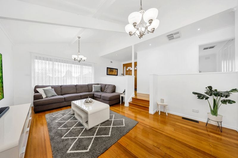 16 Savannah Crescent, Epping