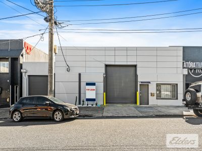 STANDALONE WAREHOUSE WITH 10 CAR PARKS!