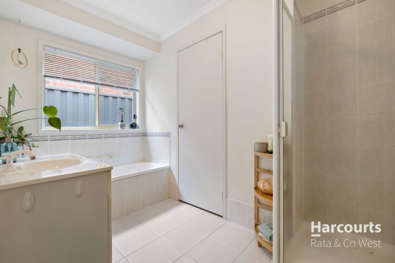 43 Heysen Parkway, Caroline Springs