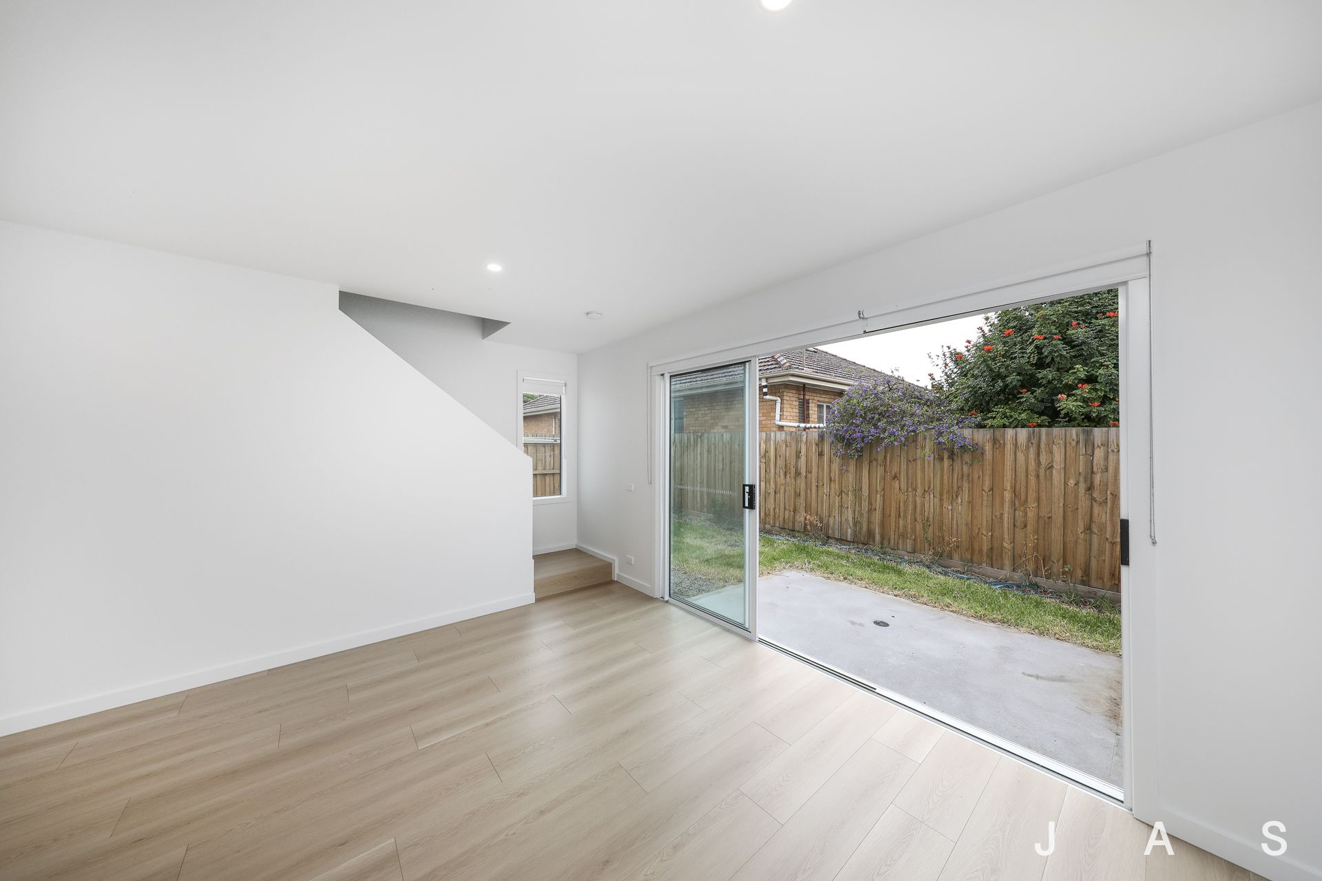 2/71 Cypress Avenue Brooklyn VIC, Brooklyn - Thumbnail 4