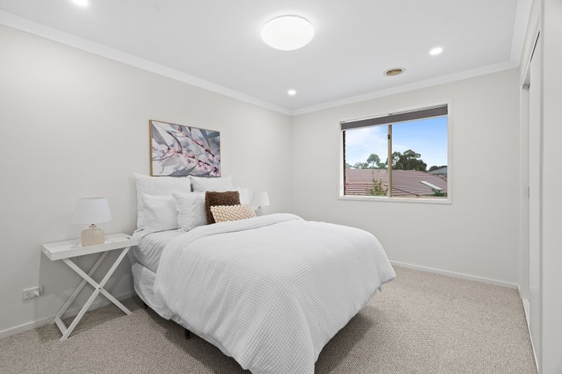 38 Great Brome Avenue, Epping