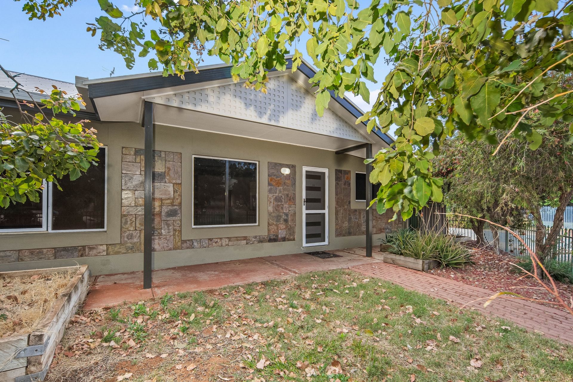 10/111 Cromwell Drive Desert Springs NT, Desert Springs - Thumbnail 4