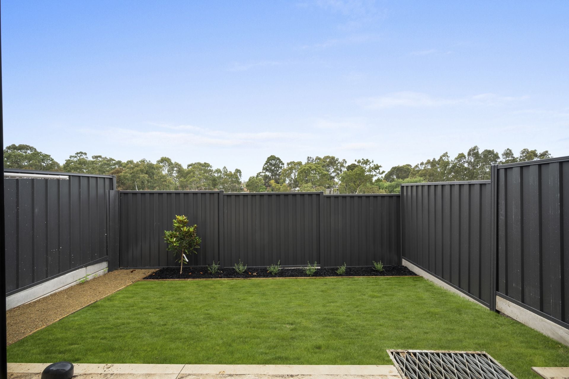 CONTEMPORARY COMFORT MEETS CONVENIENCE
