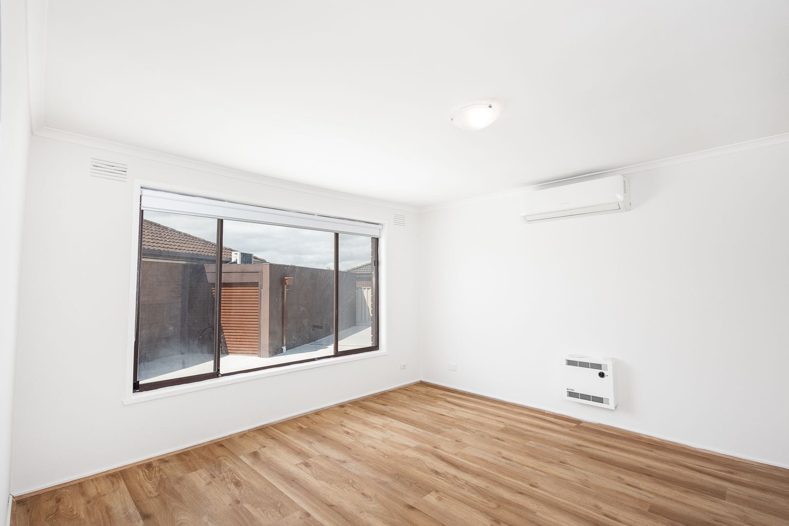Neat Two-Bedroom Unit in Prime Lalor Location